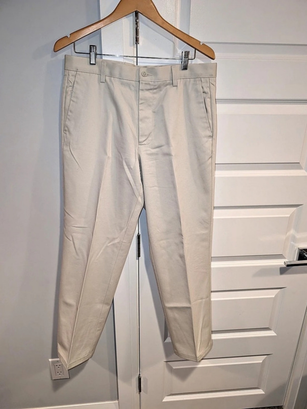 Dockers Classic Fit Pleated Khaki Pants Cotton Chinos Waist 34